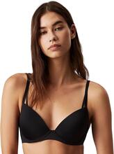 Promotion Calvin Klein Push-Up Lift Demi